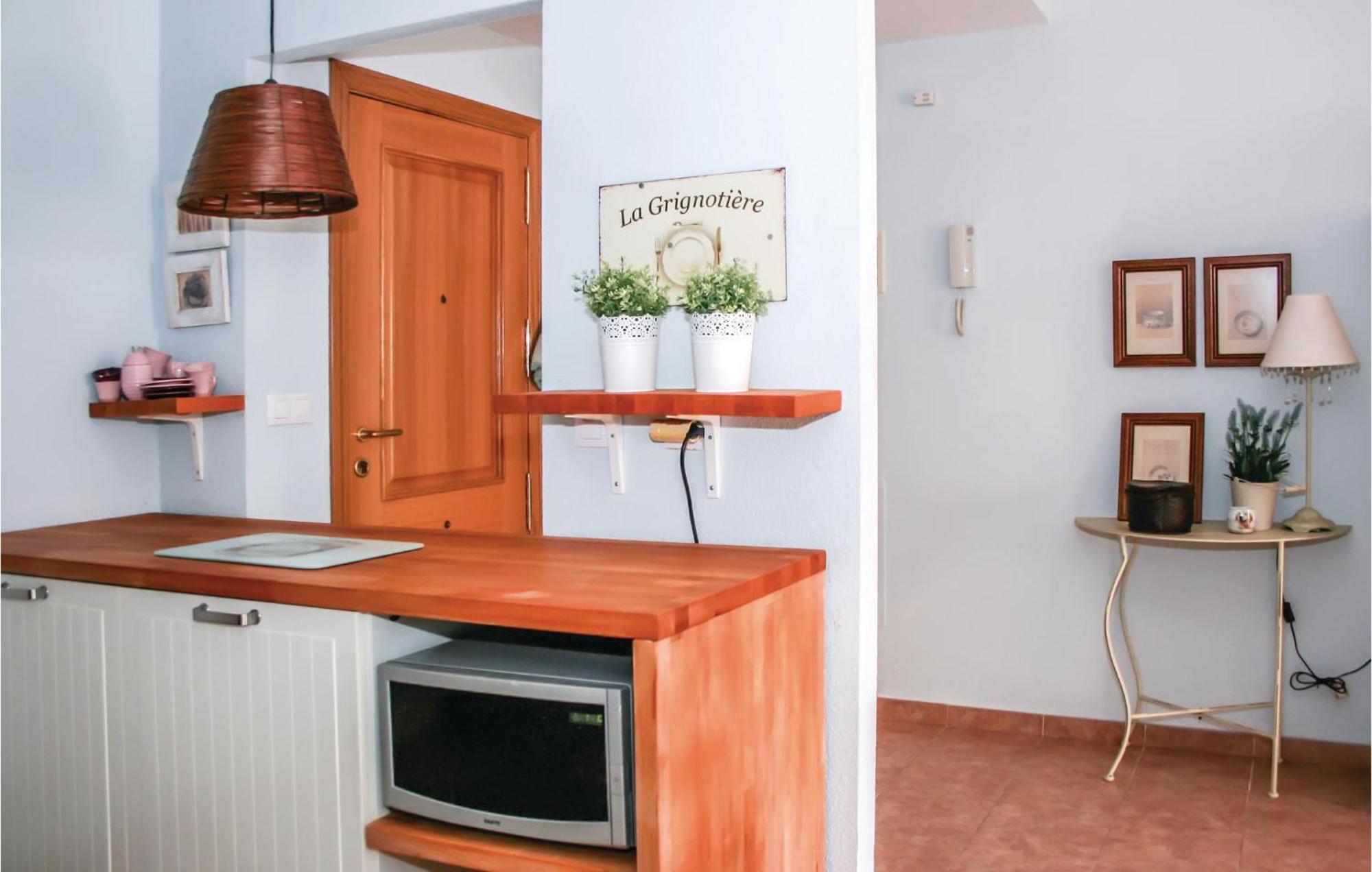 Beautiful Apartment In Alcossebre With Kitchen Exterior foto